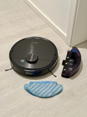 Ecovacs Deebot Ozmo T8 AIVI Roboter-Staubsauger - Schwarz