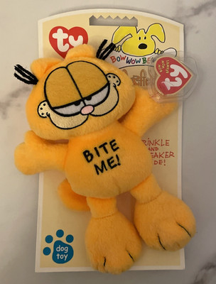 TY Bow Wow Beanies Garfield the Cat Bite Me!  Dog Toy New