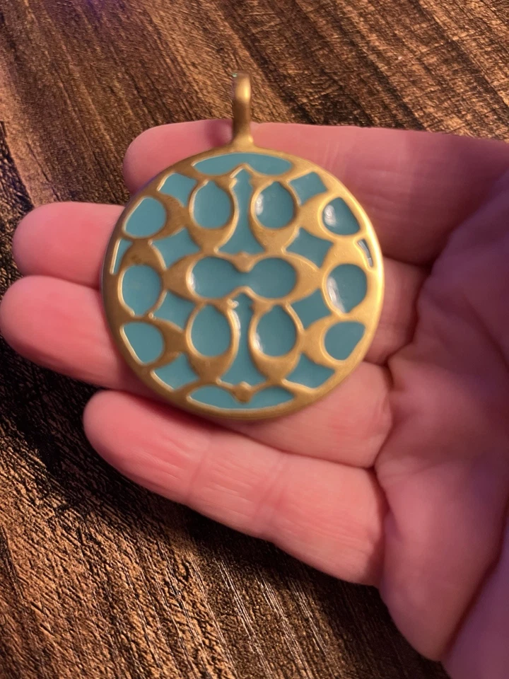 Auténtico colgante grande Coach Signature dorado/latón y azul RARO DIFÍCIL DE ENCONTRAR  Foto 3 de 4