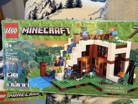 LEGO Minecraft 21134 The Waterfall Base May Be Missing Parts *Box Wear*