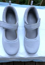 Propet Womens Mary Jane shoes size 11 Wide Gray WAA053M