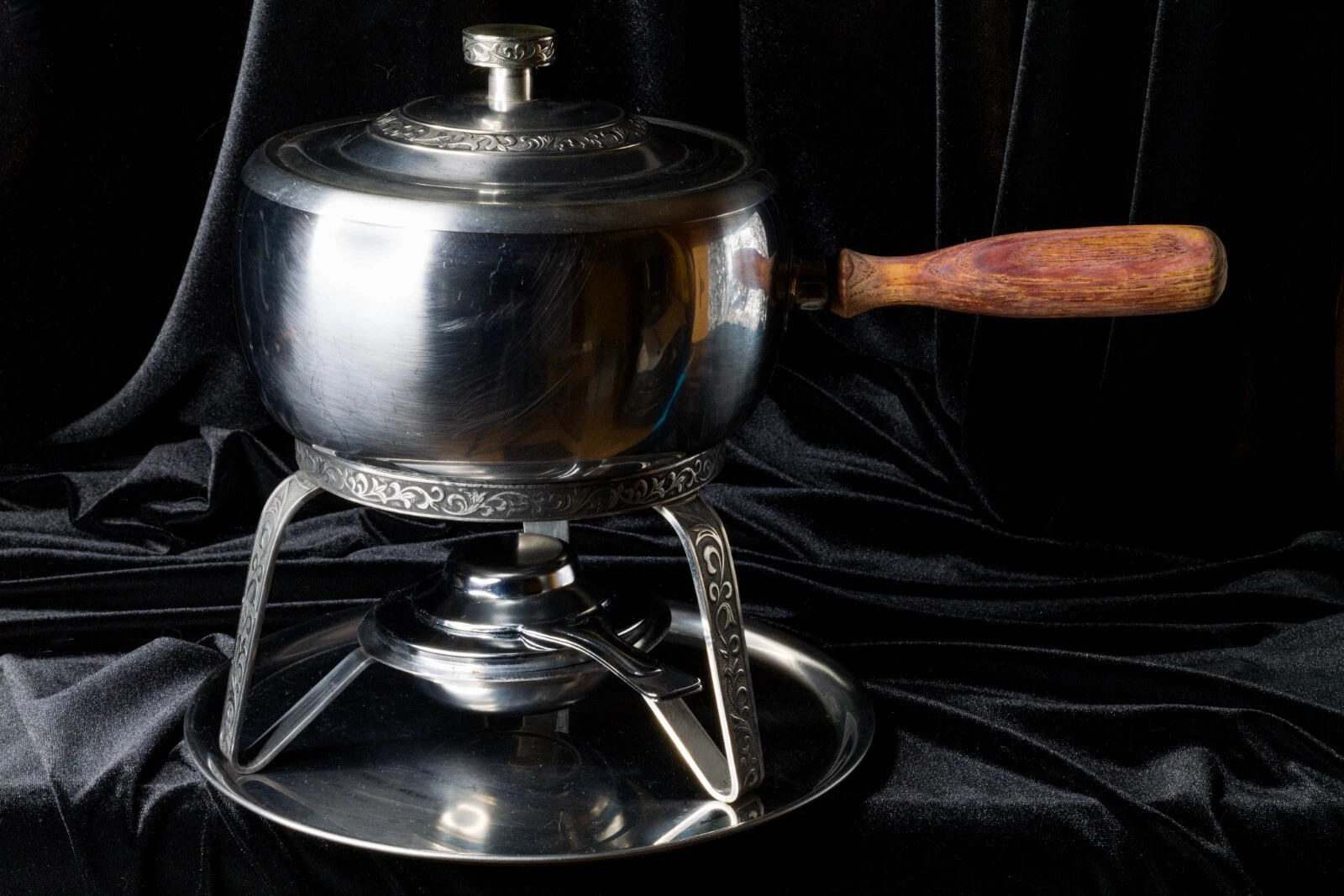 Vintage Fondue Set Beautiful Metal work and A Truly Amazing Look
Opens in a new window or tab