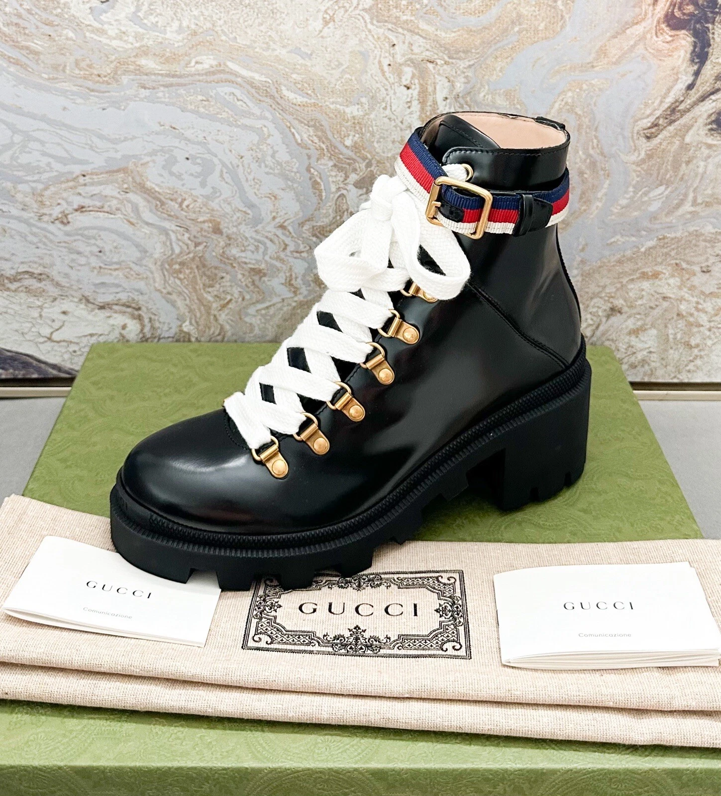 Bottes de combat noires Gucci Sylvie Web pour femme cuir de veau à lacets