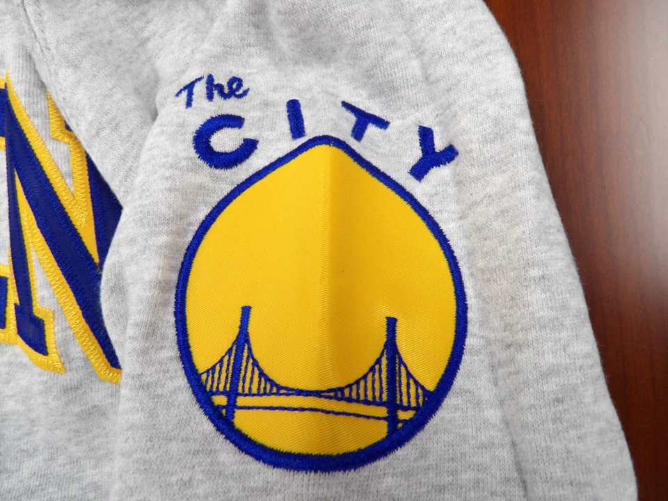 MITCHELL & NESS NBA GOLDEN STATE WARRIORS GRAY SWEATSHIRT SIZE L - Image 4 of 4