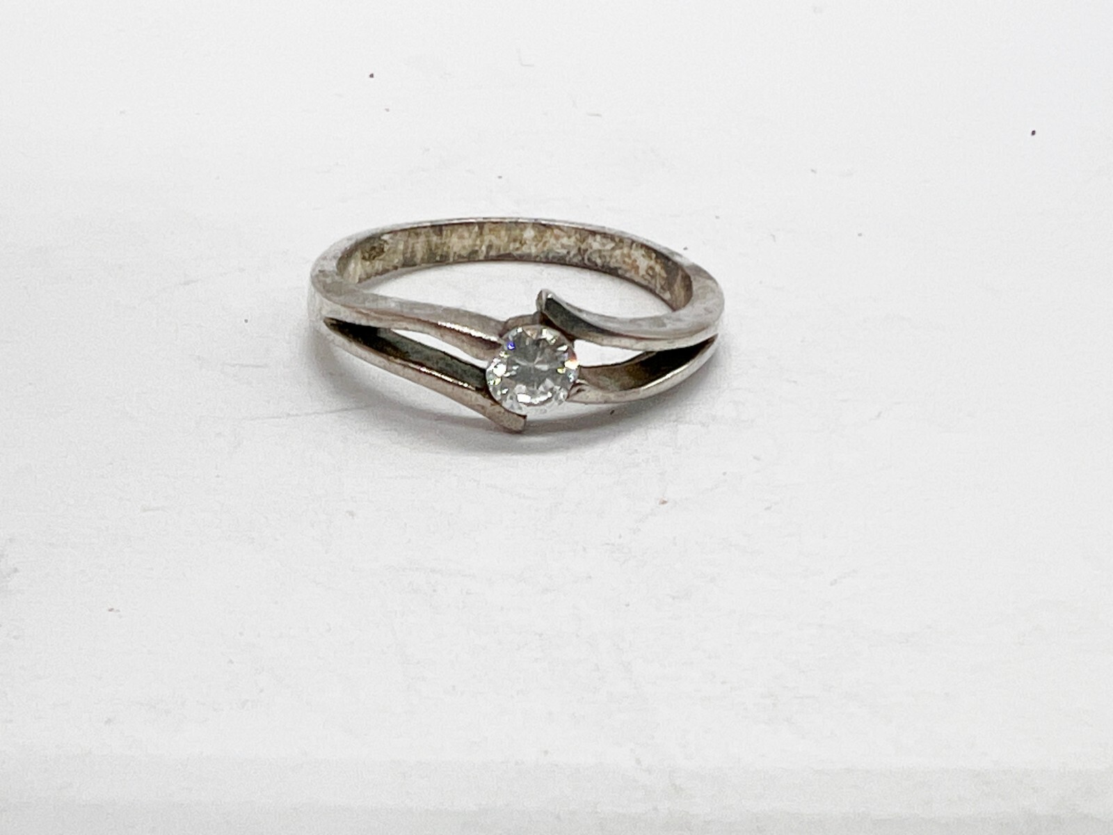 VINTAGE SOLID STERLING SILVER CLEAR GEM SET SOLIT… - image 1