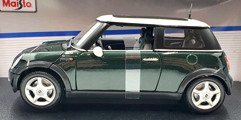 Maisto 1/18 Scale Diecast 31656 - MINI Cooper Sun roof - Green - Image 3 of 4