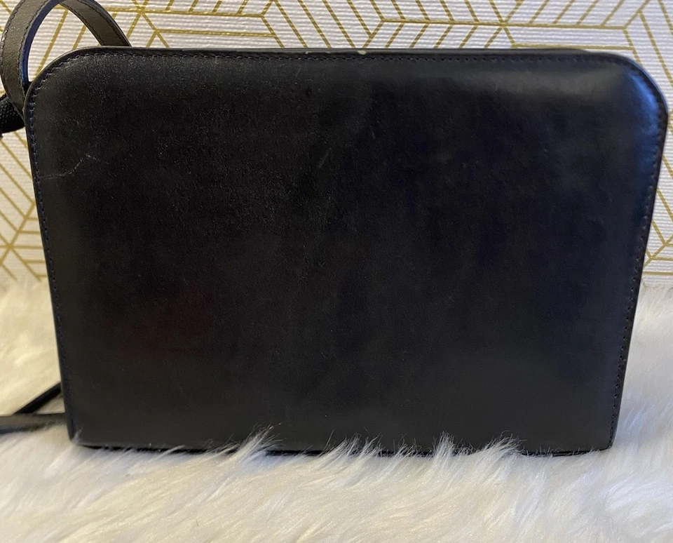 Bolso Bandolera/Cartera Jones New York De Colección Cuero Negro Estructurado con Acento Dorado Foto 3 de 4