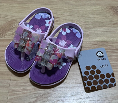 NWT NEW CROCS GIRLS YOUTH FLORAL FLOWERS FLIP FLOP SANDALS BEACH SHOES SZ  C6/7