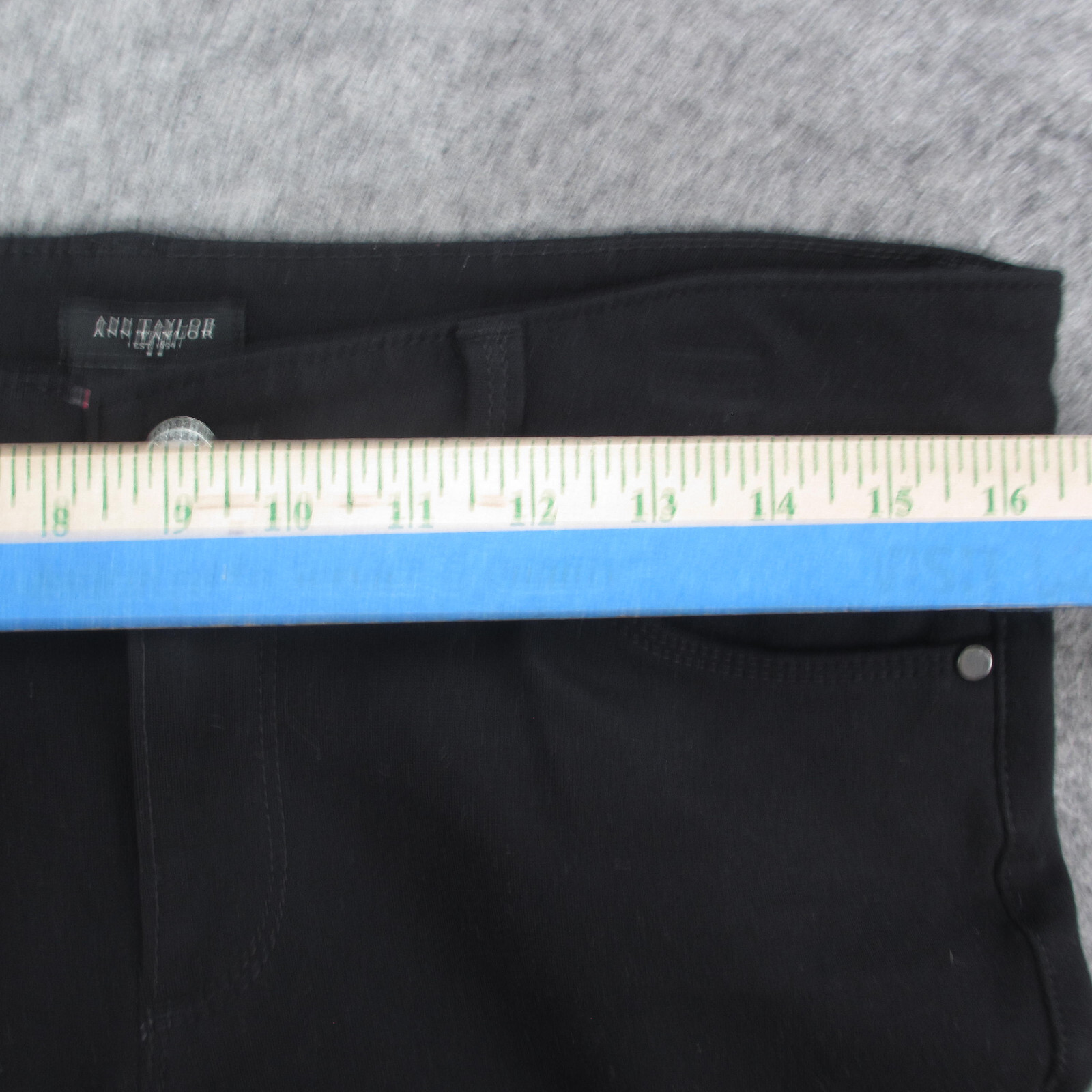 Ann Taylor Jeans Women's 8 Black Dark Wash Jegging Jeans