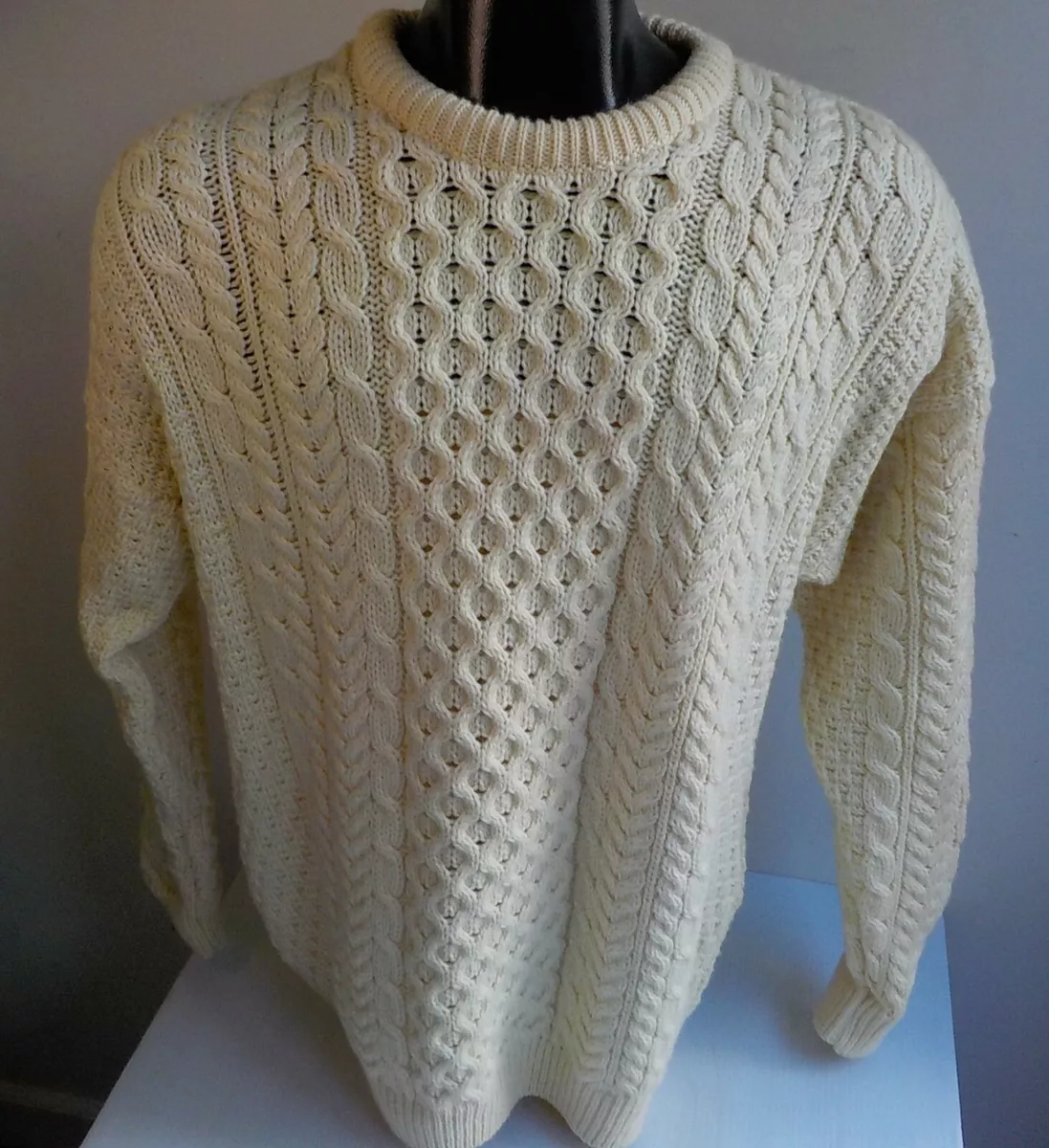 VINTAGE CARRAIG DONN 100%Pure Wool Fisherman Cableknit Sweater