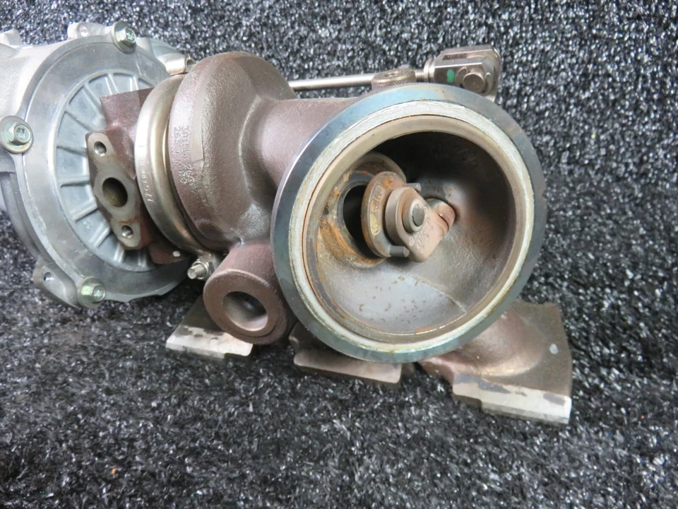Mercedes Benz E43 AMG Exhaust Gas Turbocharger Left Side 16 19 A2760900300 OEM Foto 4 de 4