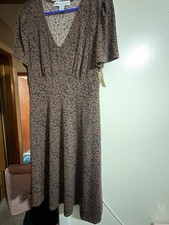 Amazon Essentials Women's Brown Leopard Print Midi Dress Size L V-Neck Knit