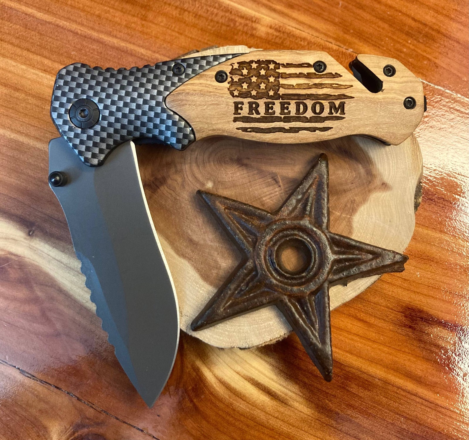 Quail Tail Laser Freedom Flag Foldable Pocket Knife