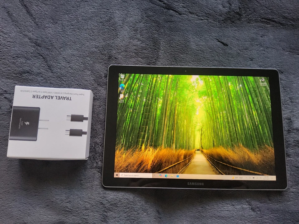 Galaxy TabPro S SM-W700 128GB Windows 10 (Wi-Fi) 12 Inc - Preto - Imagem 2 de 4