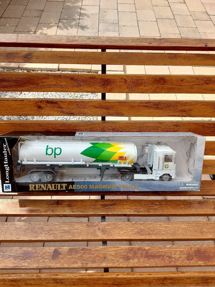 MODELLINO CAMION RENAULT AE 500 MAGNUM TRUCK SCALA 1/32 - Immagine 2 di 4