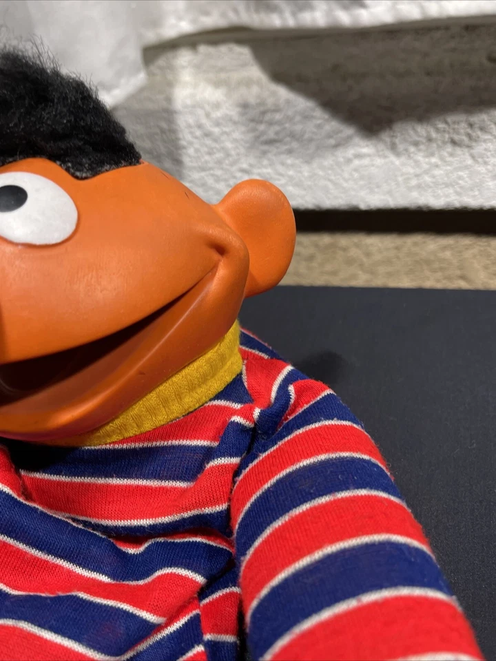 Marioneta de mano de Plaza Sésamo Ernie de colección años 70 Jim Henson Muppet juguete preescolar Foto 3 de 4