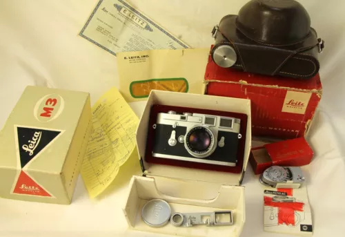 Leica M3 full set , w/ d.r. Summicron 50mm box+papers. Minty! collector's piece!