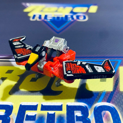 Transformers Netflix WFC-S18 Earthrise Generations Hasbro Laserbeak  Figure Only