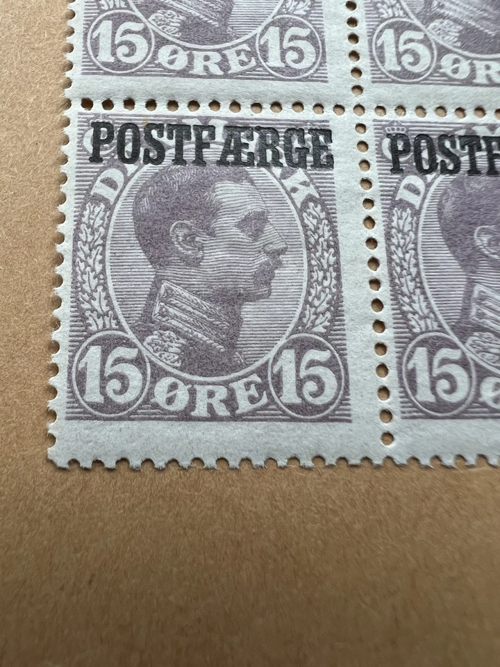 Dinamarca 1919 Q4 15 øre Lilás Escuro Christian X POSTFÆRGE, Bloco de 4, OG NH - Imagem 4 de 4