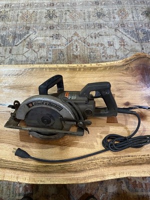 Black And Decked Worm Drive Saw 7395