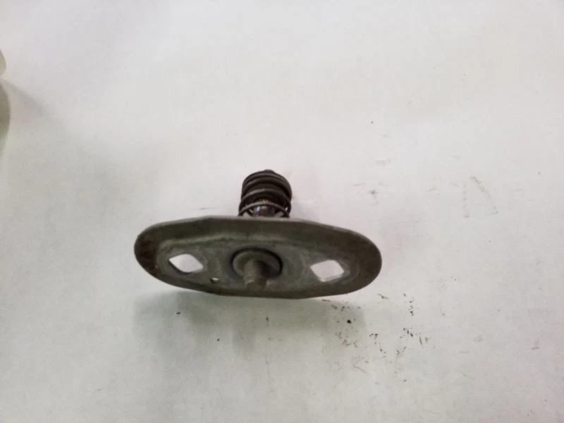 Muelle de tope de liberación del capó | Se adapta a BMW 528i 540i 1997-2000 Foto 2 de 4