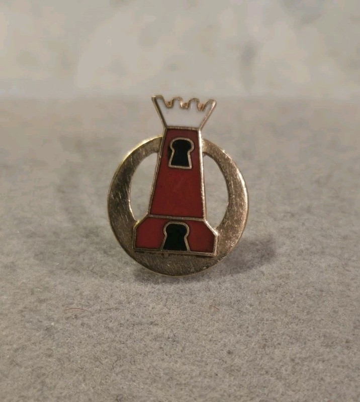 ESTATE 1950S 10KT YELLOW GOLD ENAMEL LIGHTHOUSE FRATERNAL PIN 0.76 GRAMS