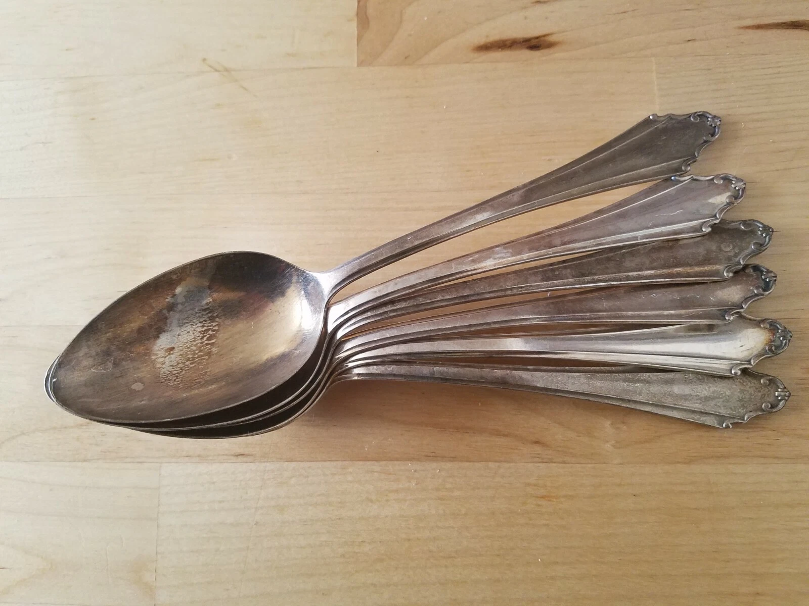 6 ANTIQUE VINTAGE Collectible SERVING SPOONS 8.5" 90-45 SILVER PLATE - MONO