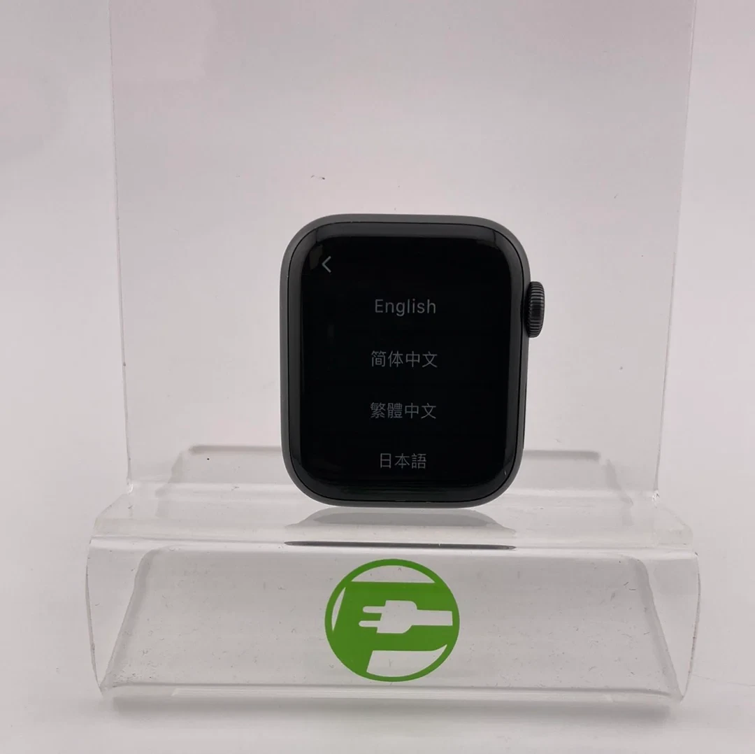 GPS Only Apple Watch Series 4 40mm Space Gray Aluminum Face Only