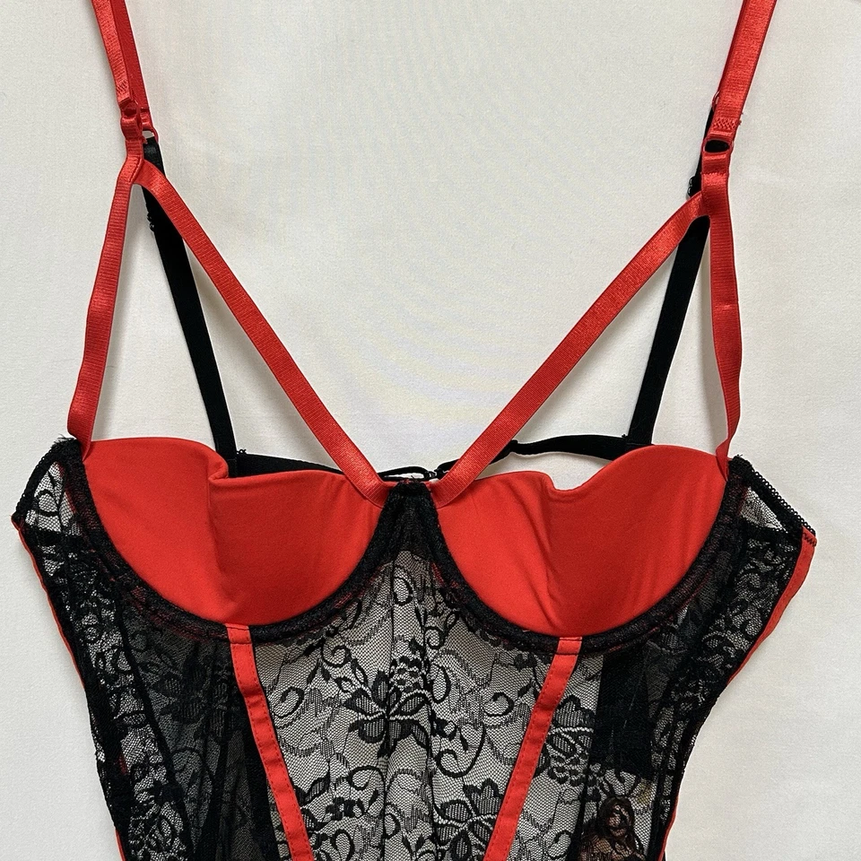 Body Baci QS 14-18 Negro Rojo Encaje de Peluche con Ligas Tanga Sin Entrepierna Nuevo con Etiquetas Foto 3 de 4