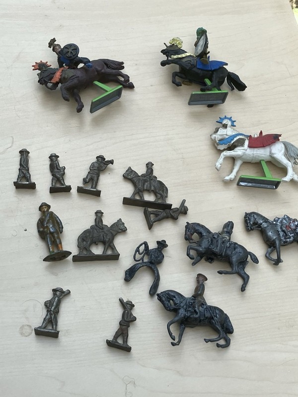 Large Lot Antique And Modern Tin Soldiers Some Damaged Some Not Civil War