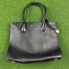Borsa Michael Kors Mercer in pelle nera con ciottoli borsa a tracolla strutturata