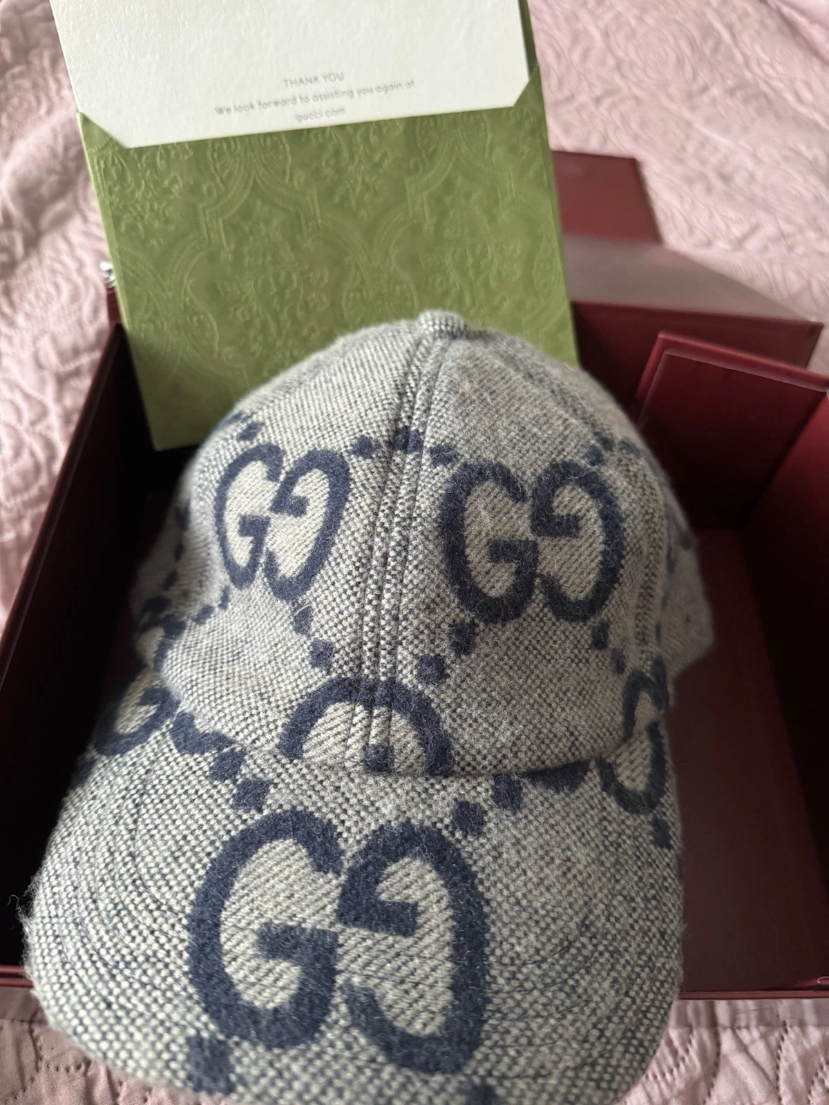 Cappellino Gucci Big GG in lana taglia media..prezzo consigliato £ 480..scatola ed etichetta tutto incluso