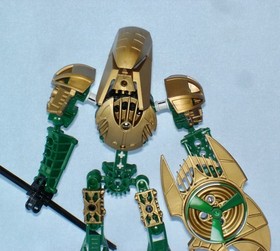 Lego Bionicle IRUINI 8762 -  Gold Toa Hagah Warrior with 2 Spinners and Weapons