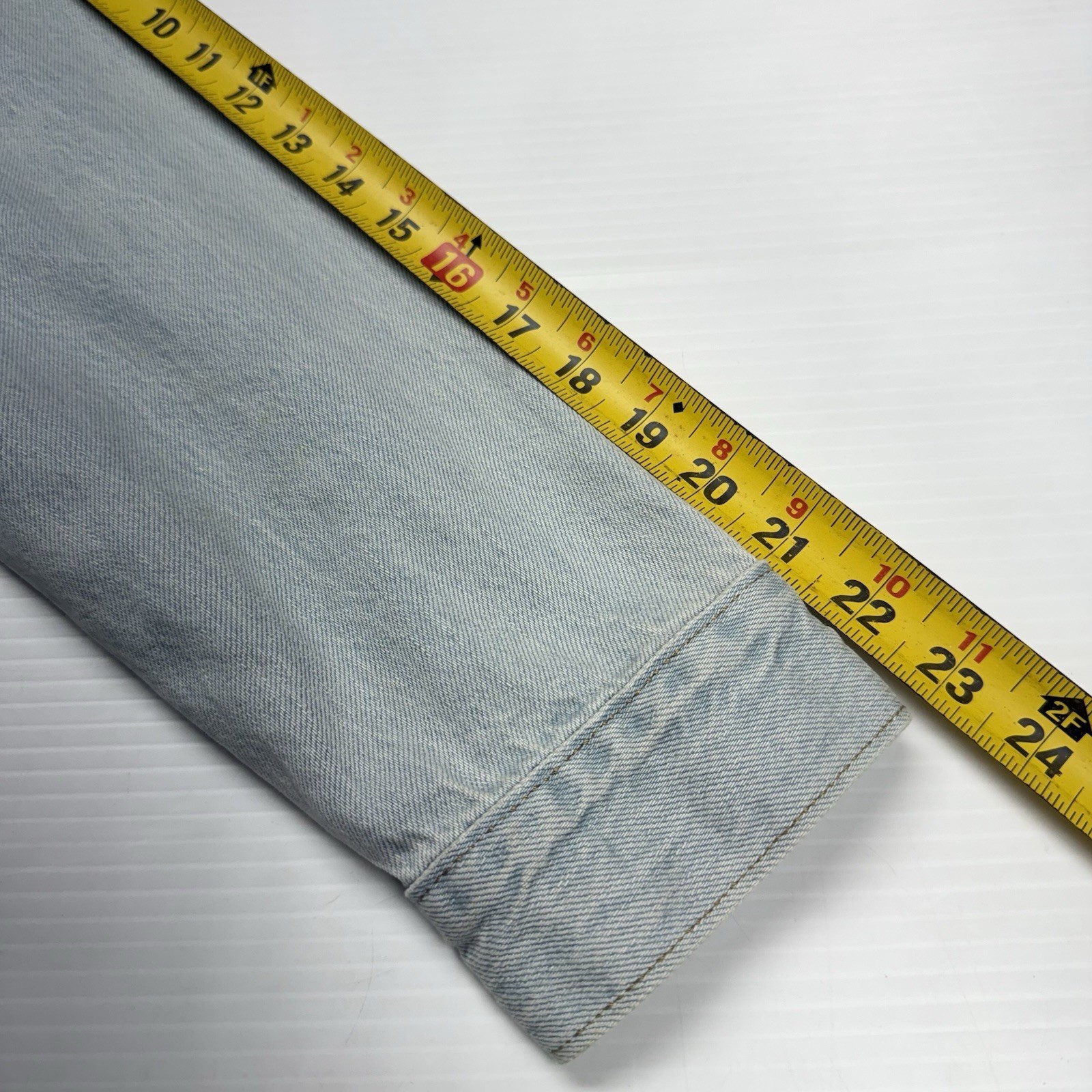 Levi's Premium Mens Denim Trucker Jacket L Blue Light Wash Pleated Workwear