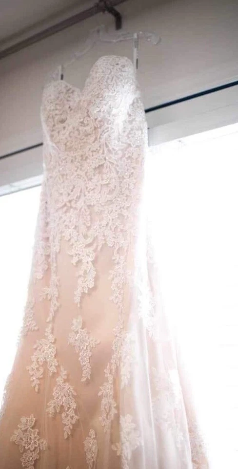 Vestido de novia Mia Solano, talla 14, espalda con cordones, mangas desmontables Foto 2 de 4