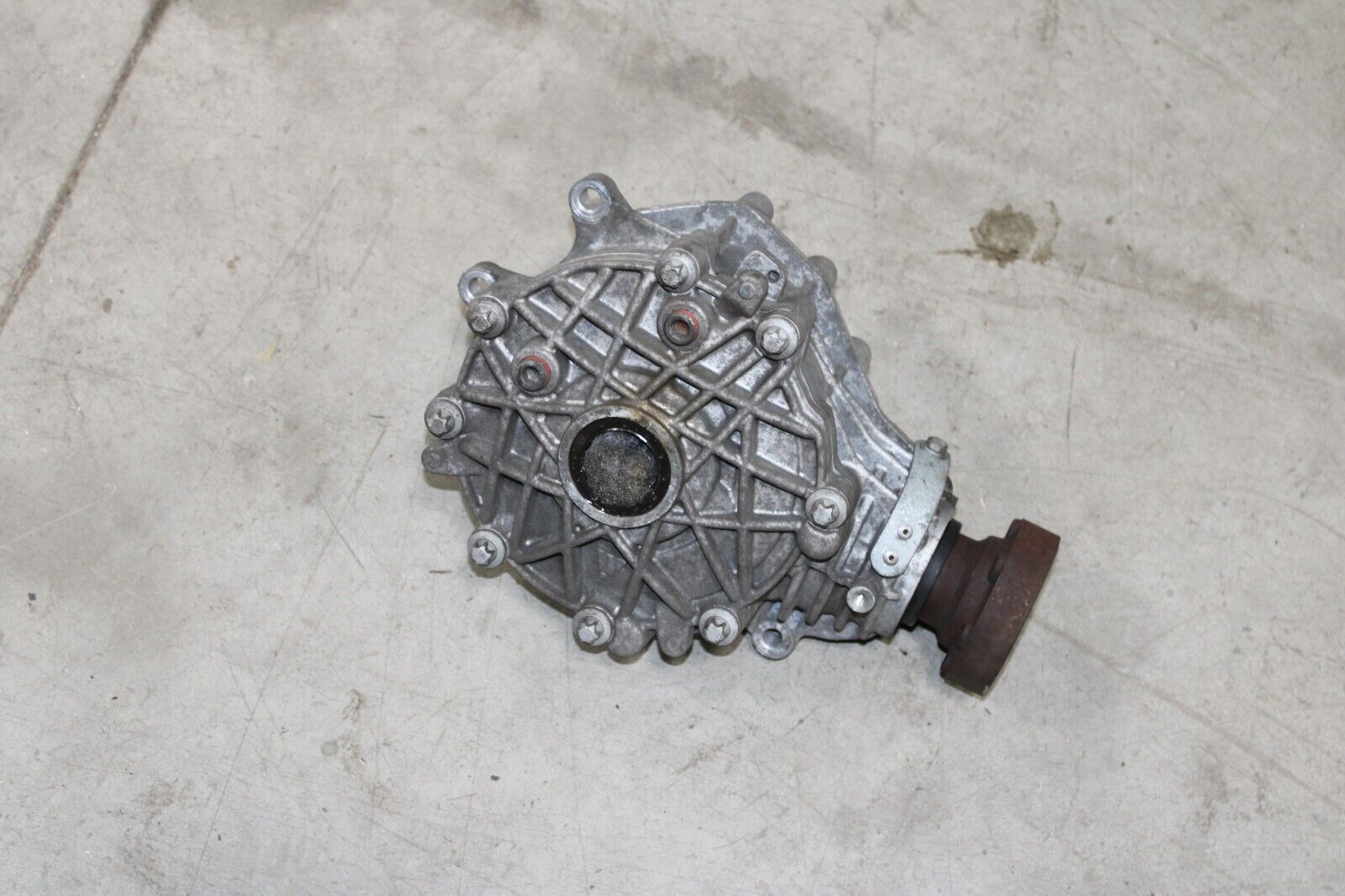 2014 - 2020 MASERATI GHIBLI 3.0L AWD FRONT AXLE DIFFERENTIAL CARRIER OEM