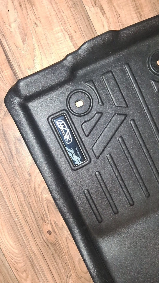 Alfombrilla delantera derecha MaxLiner SMARTLINER ajuste personalizado 2018-2021 para Toyota Tacoma Foto 2 de 4