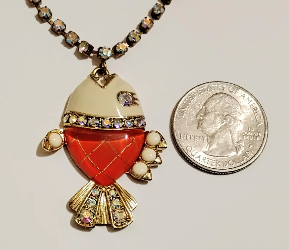 Collar de cristal Betsey Johnson aurora boreal esmalte lucita pez dorado colgante Foto 2 de 4