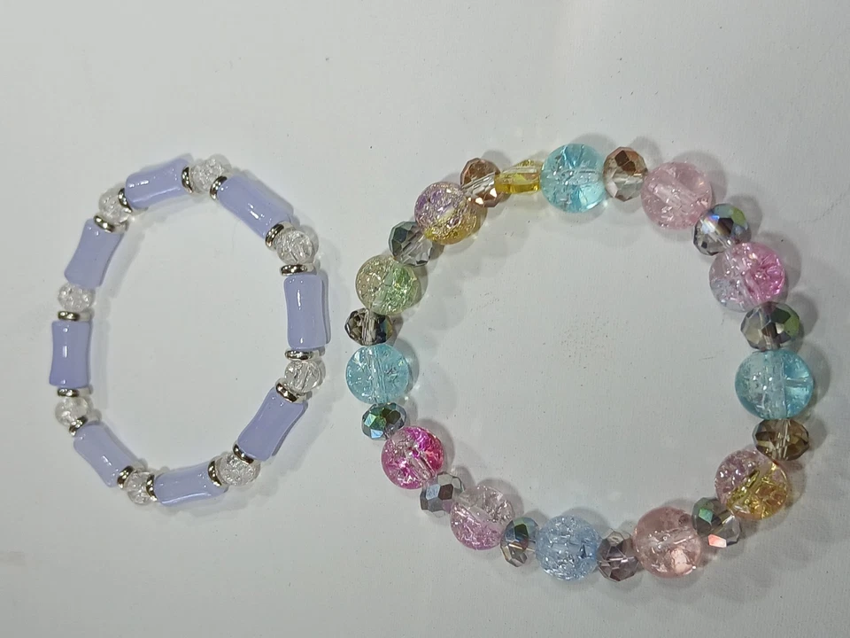 Pulsera elástica hecha a mano de vidrio azul y cuarzo con cuentas, ajustable, única Foto 3 de 3