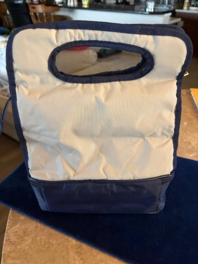 Vermont Yankee/Entergy Nuclear Power Plant Refueling Outage 28 Cooler Bag - Image 4 of 4