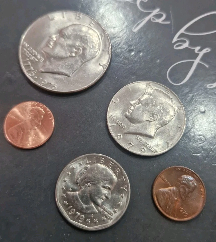 5× USA BANKFRISCH 1970-2025 D LETZTER CENT ALLE NEU 2× DOLLAR 2× CENT ,1× 50CENT - Bild 4 von 4