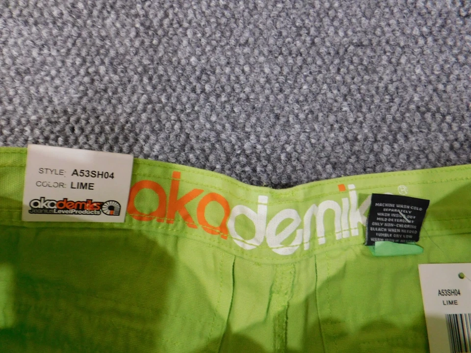 Pantalones Cortos Akademiks 34 Verde Carga Para Hombre Y2K De Colección Hip-hop Sueltos Foto 4 de 4