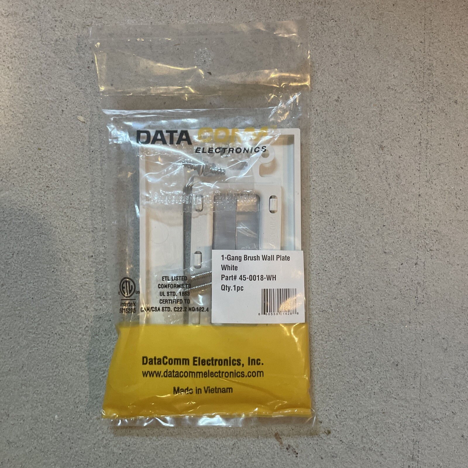 2x1-Gang Cable Access Brush White Single Standard Wall Plate