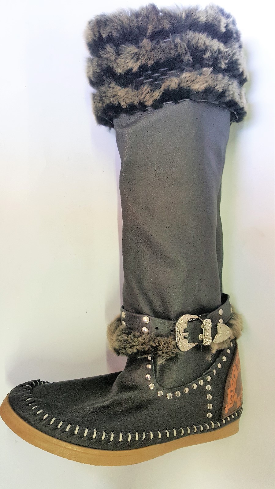 LdR 171 botas sauv cuero negro café guarnición conejo con tachuelas y hebilla LdR 171 botas sauv cuero negro café guarnición conejo con tachuelas y hebilla entrega gratis