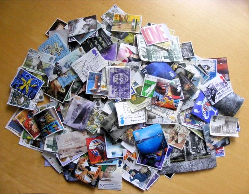COLLEZIONE DI FRANCOBOLLI COMMEMORATIVI DECIMALI GB USATI FUORI CARTA OLTRE 250