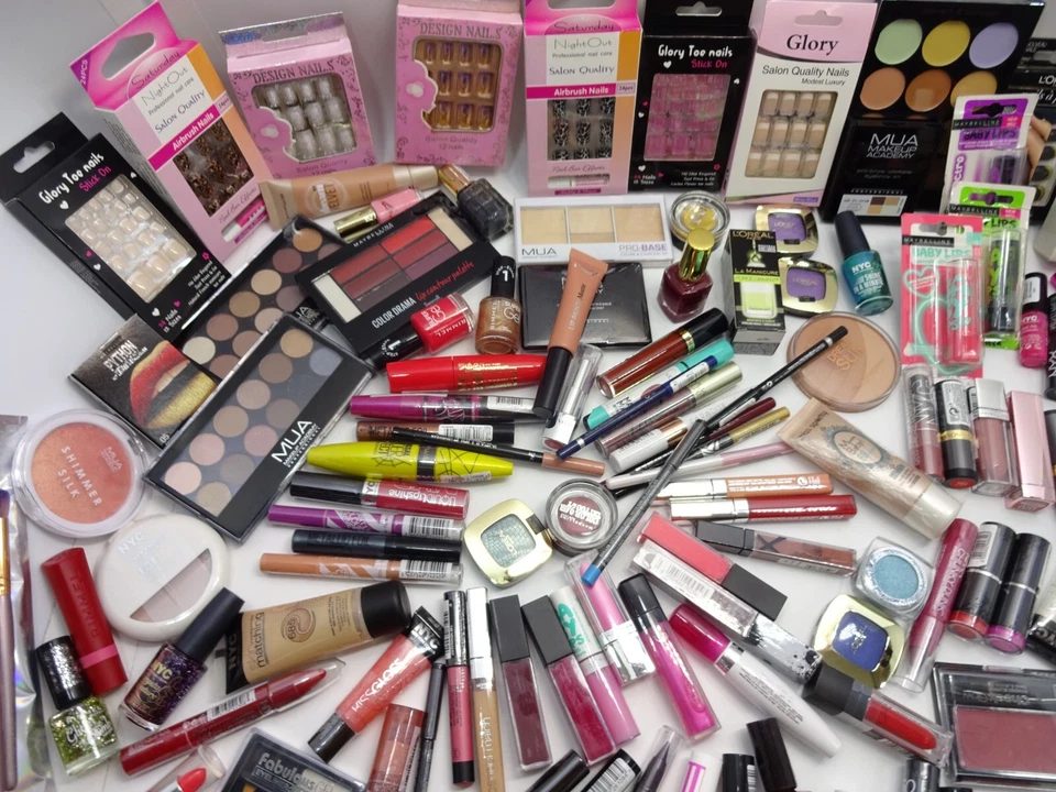 Makeup Mystery Box Set - Surprise Assortment Gift Of 20 + Beauty Items - £75+ - Image 4 of 4