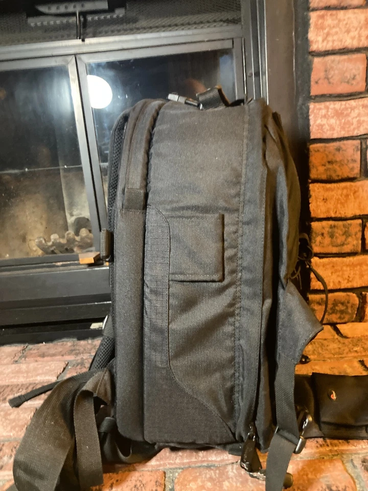 Photographers : Lowepro CompuTrekker AW Camera Backpack - Image 2 of 4