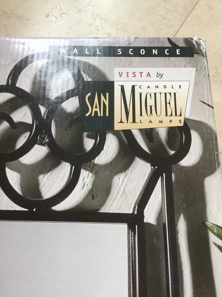Aplique de pared San Miguel Vista acabado rústico hierro con espejo y vidrio grabado Foto 3 de 4