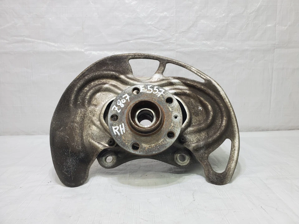 Audi TT RS Quattro 2012-2013 husillo delantero nudillo cubo de rueda pasajero derecho fabricante de equipos originales Foto 2 de 4