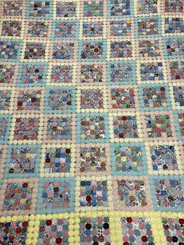Vintage YoYo Rosettes Quilt 75” x 92” - 第 1/16 張圖片